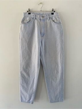 Vintage LEE Light Wash High-Rise Women’s Jeans.